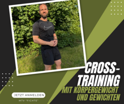 Mann in Sportkleidung steht lächelnd vor grünem Laub, daneben Text: Cross-Training mit Körpergewicht und Gewichten.